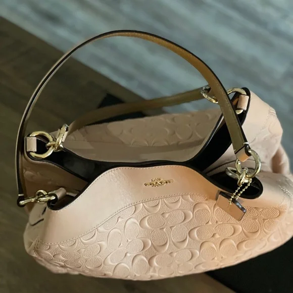 Coach Lexy in Signature Smooth Leather - Picture 3 of 15